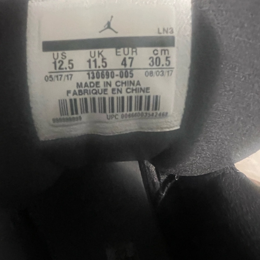 Jordan Black and Gray Athletic Shoes Retro 12 Dark Grey Authentic - Picture 3 of 9